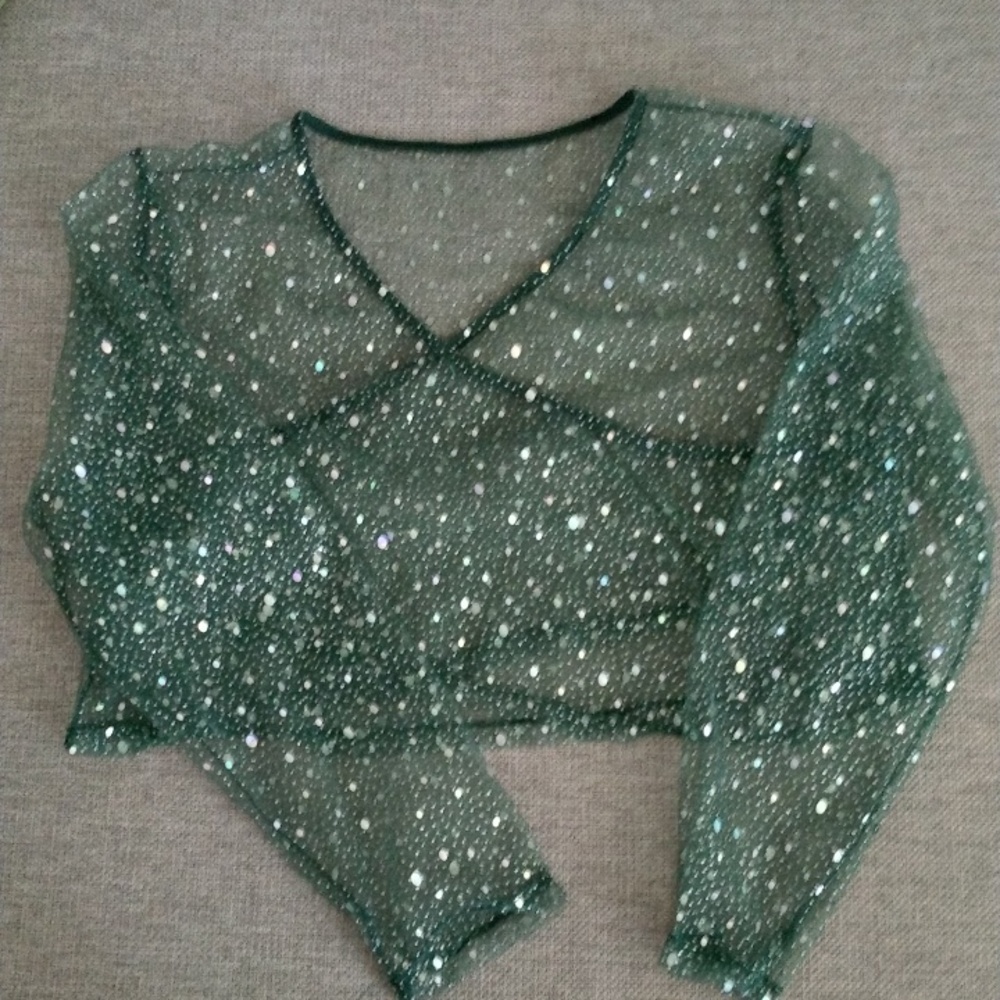 Share long sleeve crop top!!!